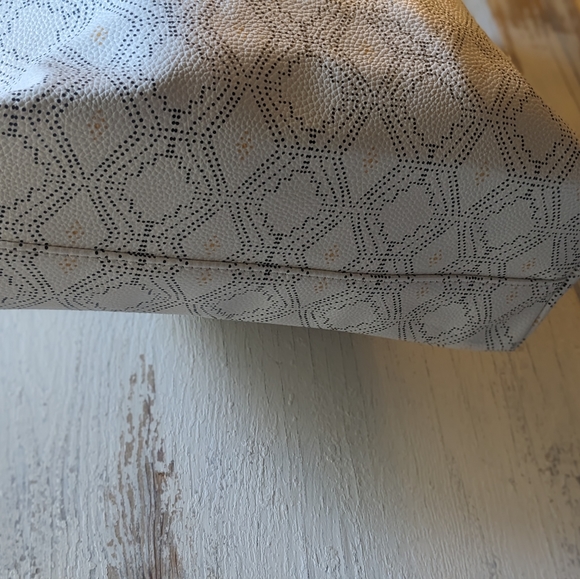 Thirty-One All Around Town Tote Printed Faux Leather with Gold Embroidered R - Picture 7 of 10